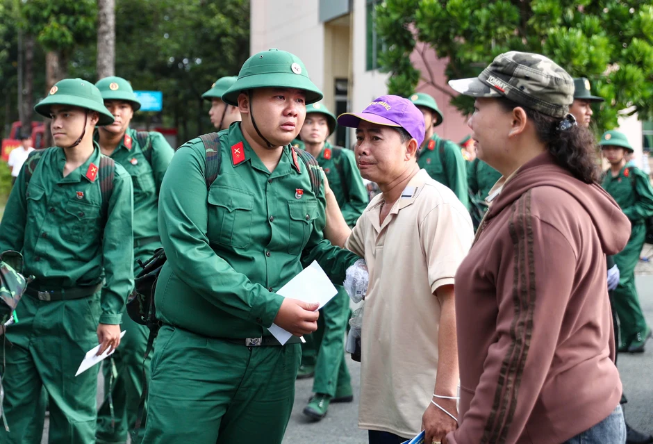 Lớp thanh niên đầu tiên của TPHCM sau sáp nhập lên đường nhập ngũ Lớp thanh niên đầu tiên của TPHCM sau sáp nhập lên đường nhập ngũ