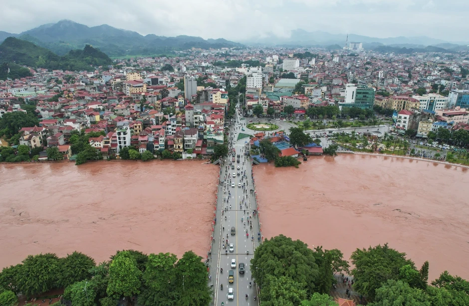 Lũ rút ở nhiều nơi, một số sông tại Hà Nội vẫn trên báo động 3
