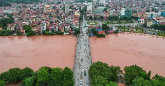Lũ rút ở nhiều nơi, một số sông tại Hà Nội vẫn trên báo động 3
