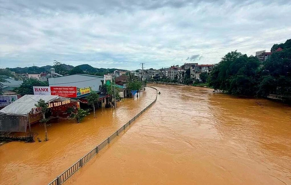 Lũ sông Bằng Giang lên nhanh, Cao Bằng sơ tán dân Lũ sông Bằng Giang lên nhanh, Cao Bằng sơ tán dân