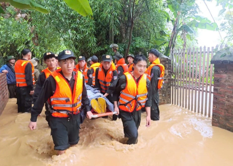 Lũ sông Bằng Giang lên rất nhanh, Cao Bằng huy động công an, quân đội ứng phó Lũ sông Bằng Giang lên rất nhanh, Cao Bằng huy động công an, quân đội ứng phó