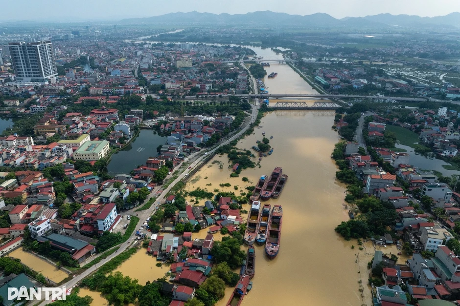 Lũ sông Thương ở Bắc Ninh vẫn trên báo động 3 Lũ sông Thương ở Bắc Ninh vẫn trên báo động 3