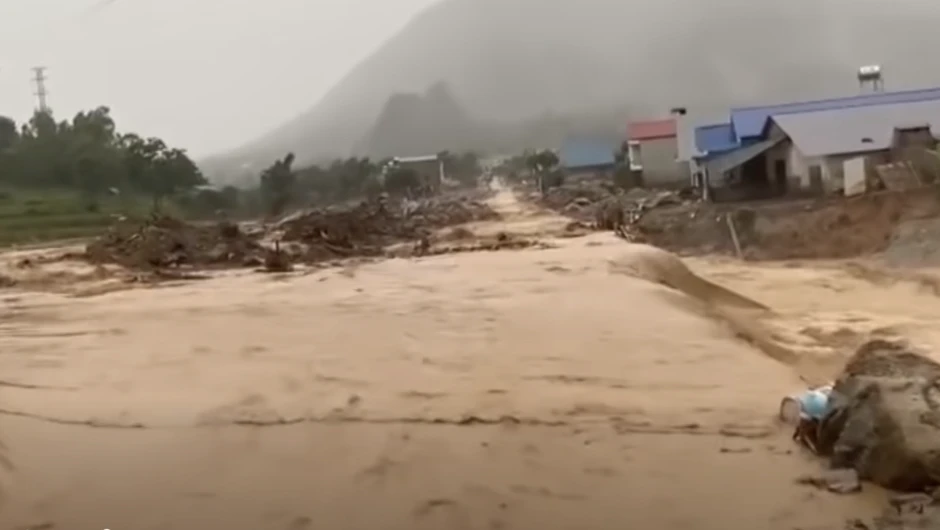 Lũ tràn về Mường Than 2026: Cảnh báo người dân tránh xa điểm sạt lở Lũ tràn về Mường Than 2026: Cảnh báo người dân tránh xa điểm sạt lở