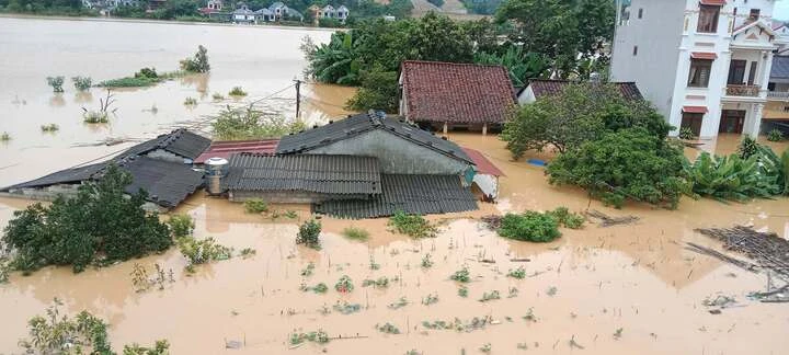 Lũ vượt báo động 3, làm ngập hơn 3.600 ngôi nhà ở Lạng Sơn Lũ vượt báo động 3, làm ngập hơn 3.600 ngôi nhà ở Lạng Sơn