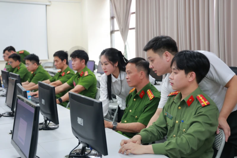 Lựa chọn, giữ chân và thu hút người giỏi vào CAND là nhiệm vụ có ý nghĩa chiến lược Lựa chọn, giữ chân và thu hút người giỏi vào CAND là nhiệm vụ có ý nghĩa chiến lược