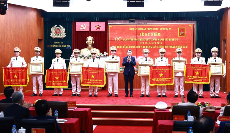 Lực lượng Cảnh sát Hình sự đón nhận nhiều danh hiệu, phần thưởng cao quý Lực lượng Cảnh sát Hình sự đón nhận nhiều danh hiệu, phần thưởng cao quý