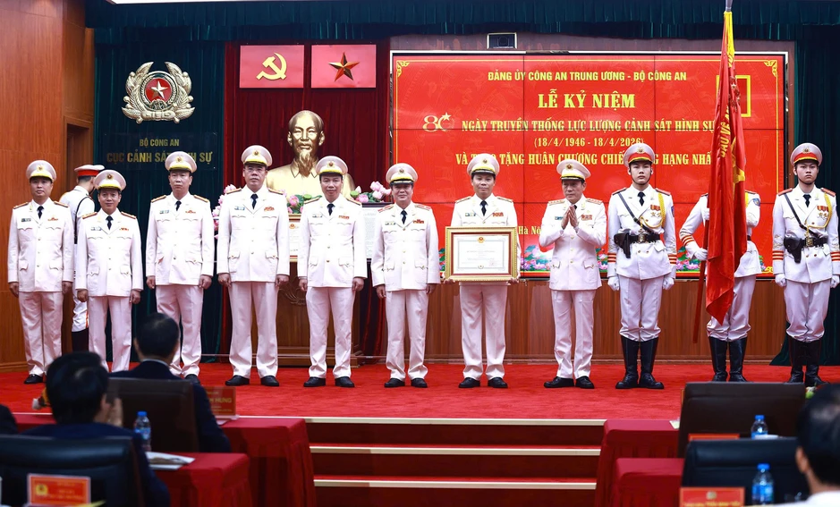 Lực lượng Cảnh sát Hình sự đón nhận nhiều danh hiệu, phần thưởng cao quý Lực lượng Cảnh sát Hình sự đón nhận nhiều danh hiệu, phần thưởng cao quý