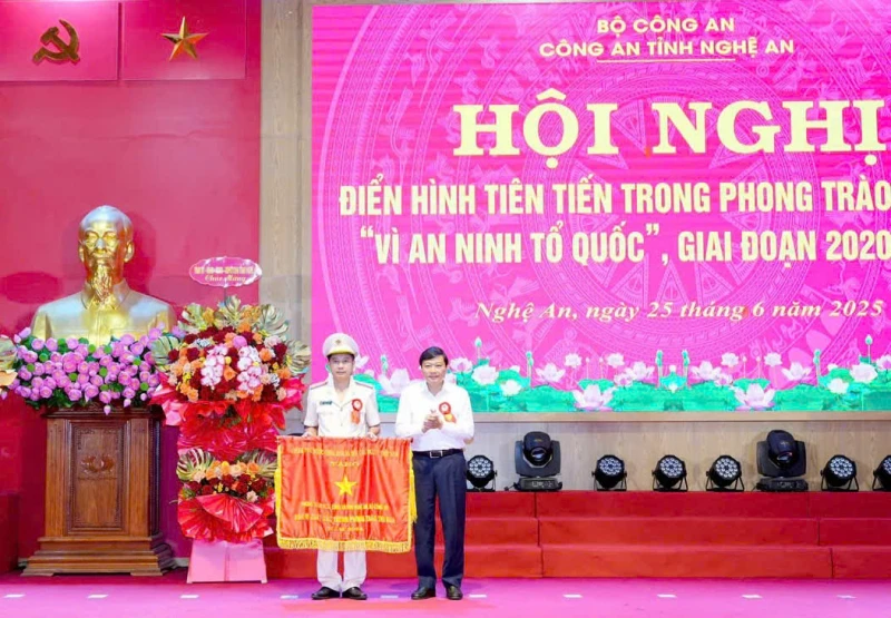 Lực lượng Tham mưu Công an Nghệ An: Nhiều dấu ấn trong đảm bảo an ninh trật tự Lực lượng Tham mưu Công an Nghệ An: Nhiều dấu ấn trong đảm bảo an ninh trật tự