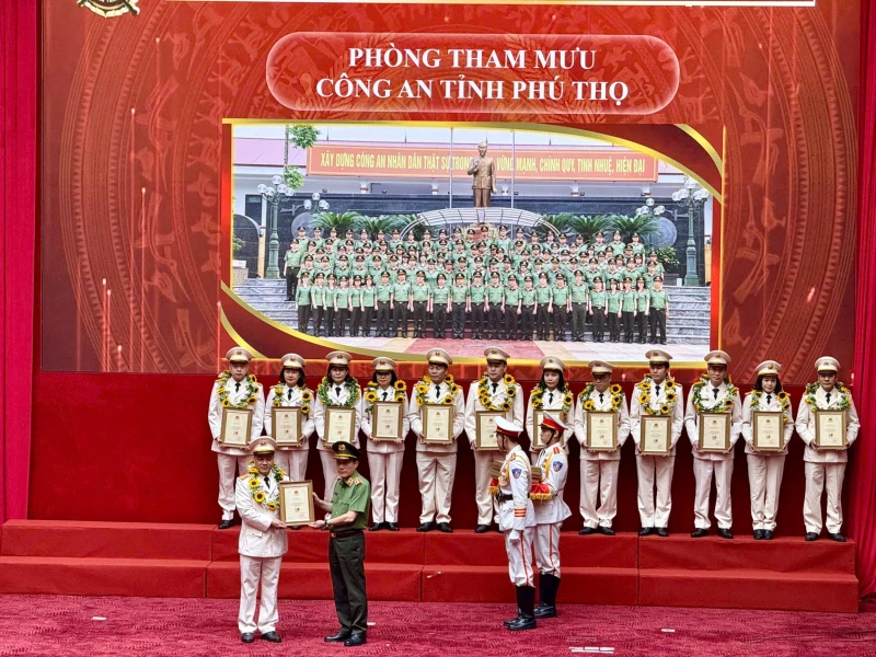 Lực lượng Tham mưu Công an tỉnh Phú Thọ đẩy mạnh công tác chuyển đổi số Lực lượng Tham mưu Công an tỉnh Phú Thọ đẩy mạnh công tác chuyển đổi số