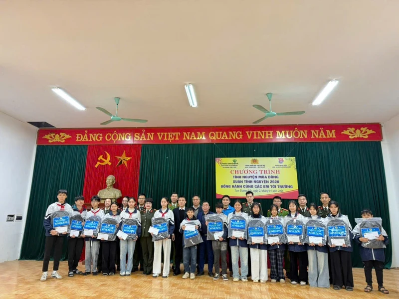 Lực lượng Tham mưu Công an tỉnh Phú Thọ đẩy mạnh công tác chuyển đổi số Lực lượng Tham mưu Công an tỉnh Phú Thọ đẩy mạnh công tác chuyển đổi số
