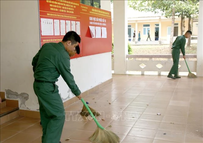 Lực lượng vũ trang chuẩn bị chu đáo cho bầu cử sớm Lực lượng vũ trang chuẩn bị chu đáo cho bầu cử sớm