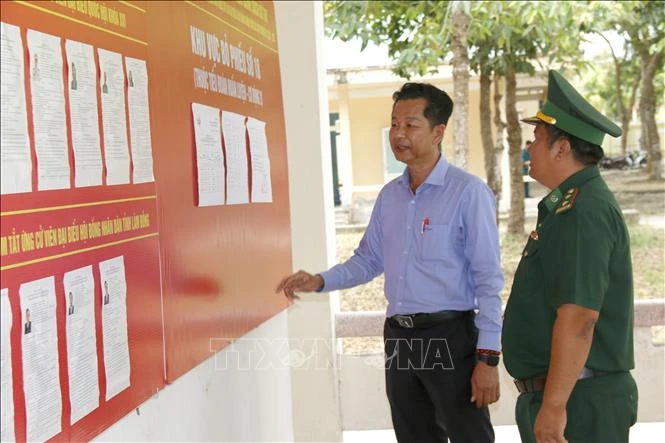 Lực lượng vũ trang chuẩn bị chu đáo cho bầu cử sớm Lực lượng vũ trang chuẩn bị chu đáo cho bầu cử sớm
