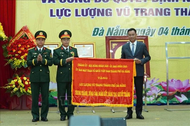 Lực lượng vũ trang Đà Nẵng đón nhận nhiều phần thưởng cao quý Lực lượng vũ trang Đà Nẵng đón nhận nhiều phần thưởng cao quý