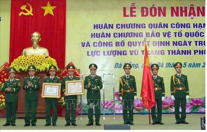 Lực lượng vũ trang Đà Nẵng đón nhận nhiều phần thưởng cao quý Lực lượng vũ trang Đà Nẵng đón nhận nhiều phần thưởng cao quý