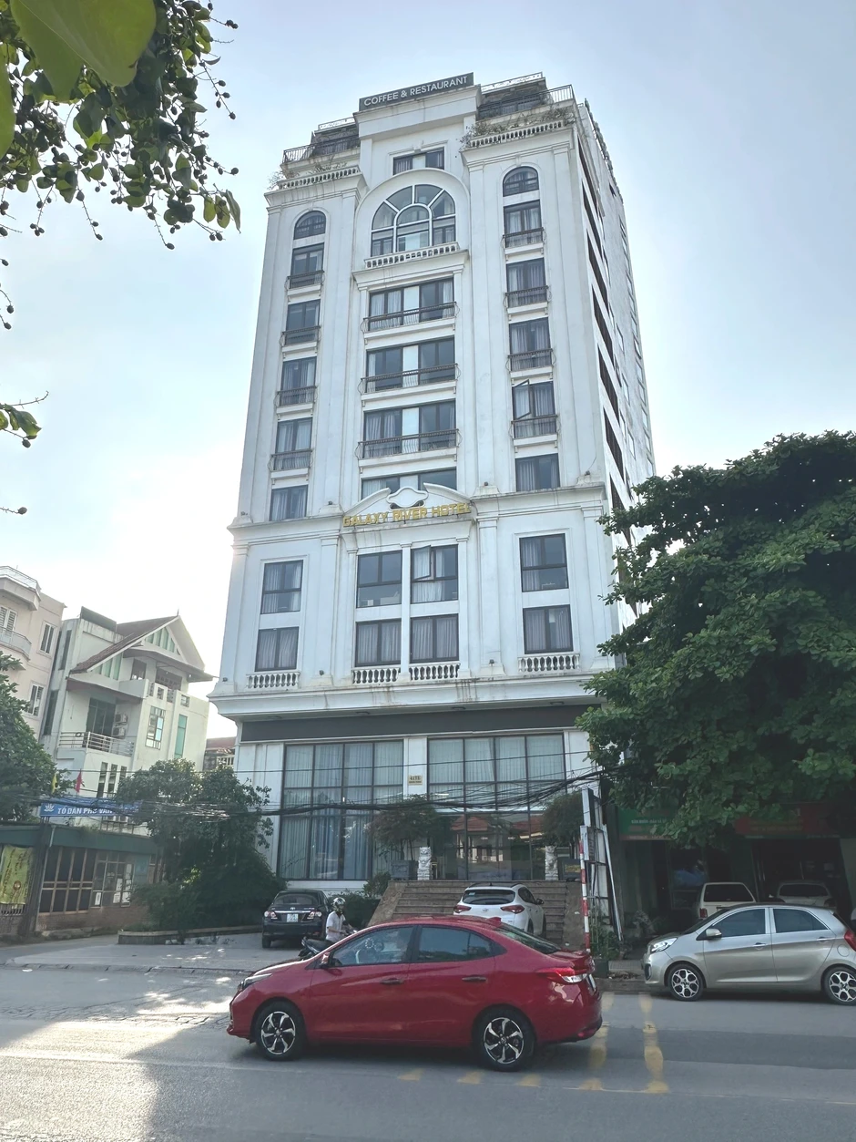 Lùm xùm đấu giá khách sạn gần 42 tỷ đồng: Phải báo cáo Chính phủ trước 20/8 Lùm xùm đấu giá khách sạn gần 42 tỷ đồng: Phải báo cáo Chính phủ trước 20/8