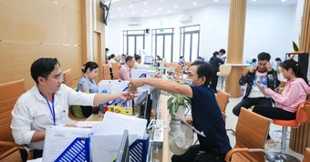 Lương cơ sở 2026 tăng lên 2 , 53 triệu đồng / tháng: Ai sẽ được hưởng lợi?