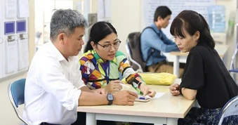 Lương cơ sở tăng lên 2,53 triệu đồng, lương công chức thay đổi thế nào từ 1-7?