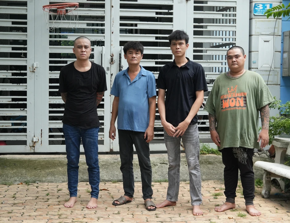 Mang dao bấm đi 'giải quyết' mâu thuẫn hàng xóm, 4 đối tượng bị bắt khẩn cấp Mang dao bấm đi 'giải quyết' mâu thuẫn hàng xóm, 4 đối tượng bị bắt khẩn cấp