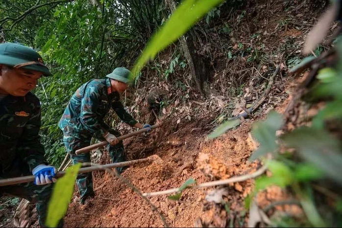 MỆNH LỆNH TỪ TRÁI TIM: Dưới đá núi, các anh vẫn chờ MỆNH LỆNH TỪ TRÁI TIM: Dưới đá núi, các anh vẫn chờ