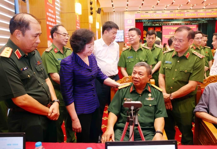MỆNH LỆNH TỪ TRÁI TIM: Dưới đá núi, các anh vẫn chờ MỆNH LỆNH TỪ TRÁI TIM: Dưới đá núi, các anh vẫn chờ