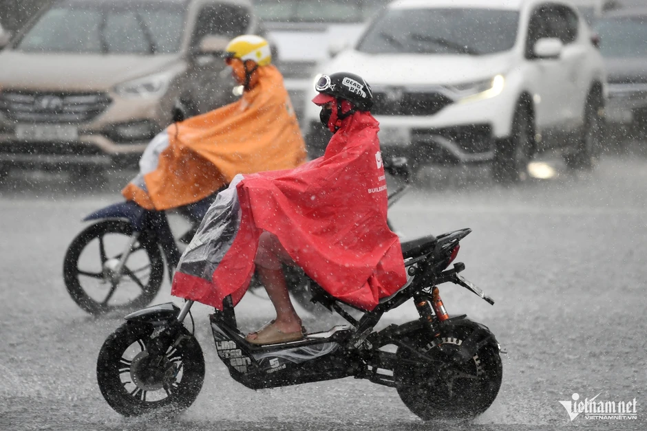 Miền Bắc mưa giông sầm sập, nắng nóng quay lại ngay đầu tháng 6 Miền Bắc mưa giông sầm sập, nắng nóng quay lại ngay đầu tháng 6