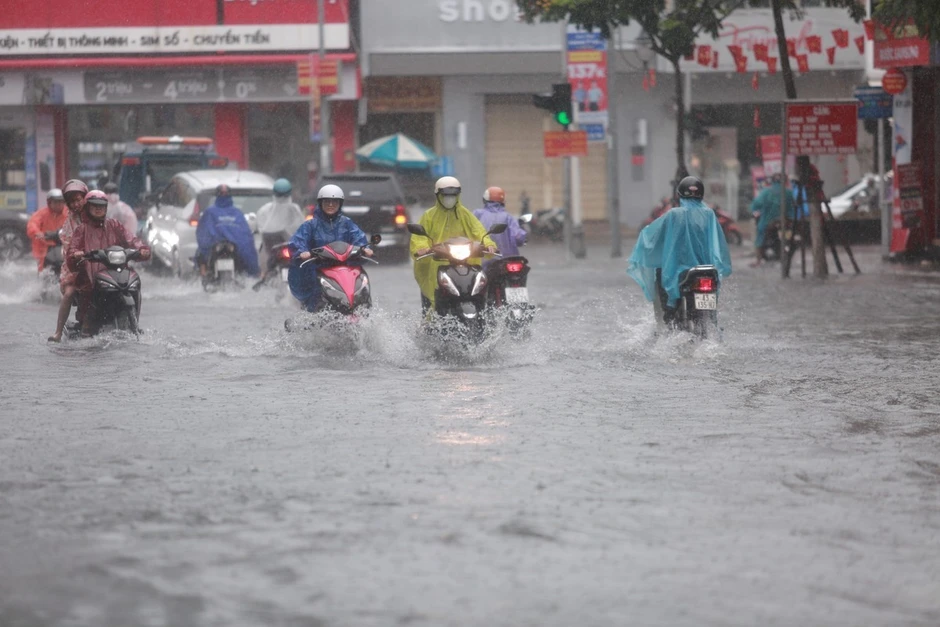 Miền Trung lại đón mưa lớn kéo dài