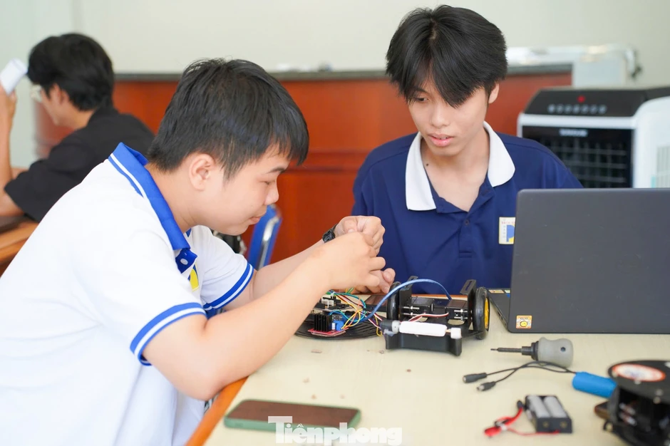 Mô hình giúp gần 100% sinh viên có việc làm sau 3 tháng tốt nghiệp Mô hình giúp gần 100% sinh viên có việc làm sau 3 tháng tốt nghiệp