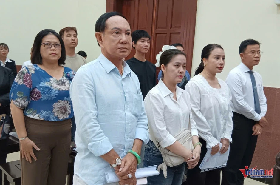 Mở lại vụ tranh chấp di sản giữa con và em gái nghệ sĩ Vũ Linh Mở lại vụ tranh chấp di sản giữa con và em gái nghệ sĩ Vũ Linh