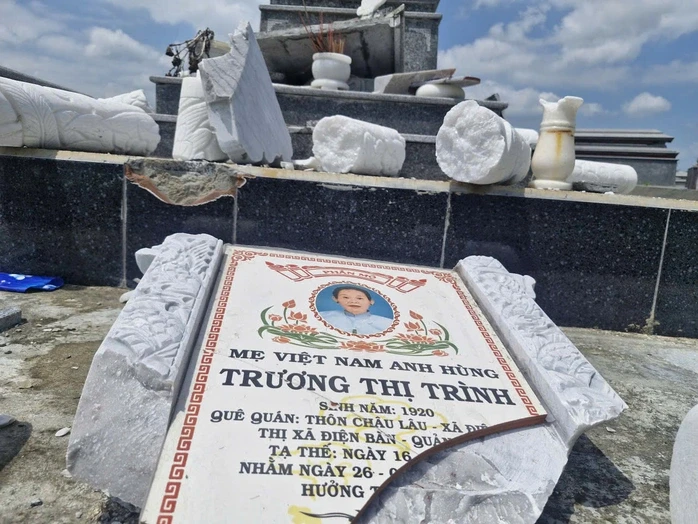 Mộ mẹ Việt Nam Anh hùng bị đập phá: Nghi vấn từ "dấu hiệu lạ" Mộ mẹ Việt Nam Anh hùng bị đập phá: Nghi vấn từ "dấu hiệu lạ"