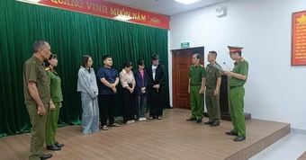Mở spa, cho người đóng giả bác sĩ 'dọa' khách để ép mua gói trị liệu đắt tiền