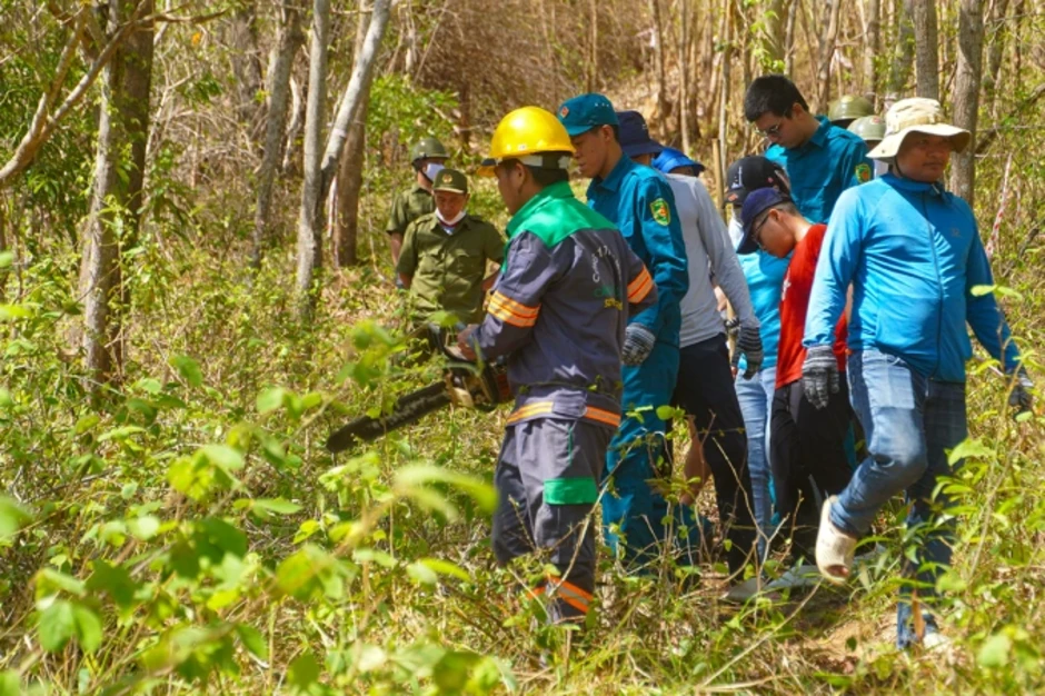 Mở thông tuyến đường 10 km xuyên núi Lớn ở Vũng Tàu Mở thông tuyến đường 10 km xuyên núi Lớn ở Vũng Tàu