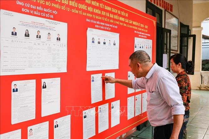 Mỗi lá phiếu là quyền chính trị thiêng liêng, là trách nhiệm công dân đối với đất nước Mỗi lá phiếu là quyền chính trị thiêng liêng, là trách nhiệm công dân đối với đất nước