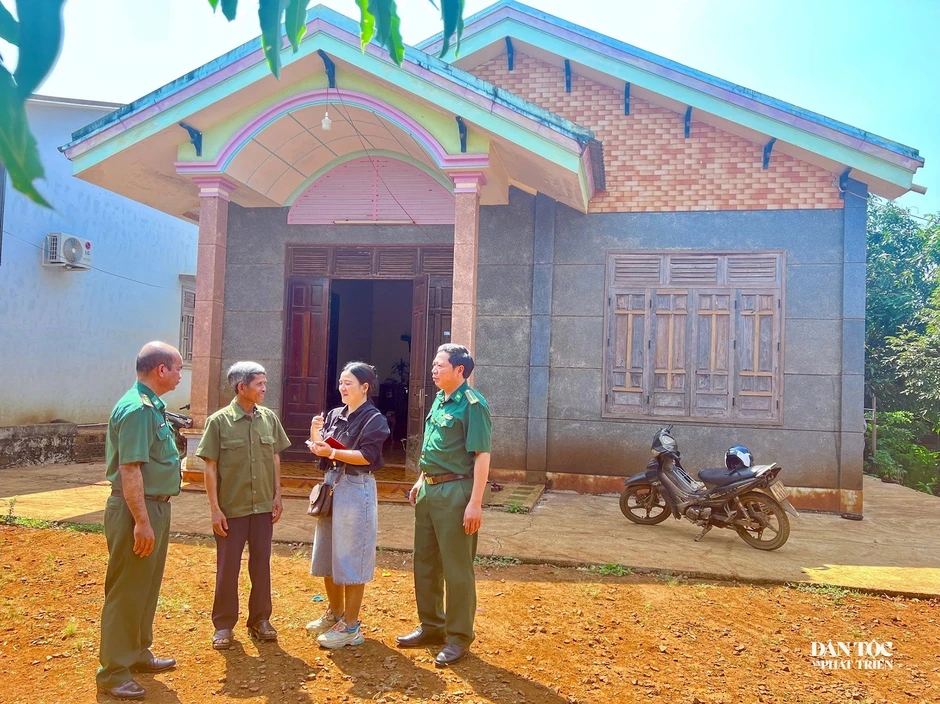 Một dải núi sông, vẹn nghĩa tình hai nước: Dòng sông chở nặng nghĩa tình Một dải núi sông, vẹn nghĩa tình hai nước: Dòng sông chở nặng nghĩa tình