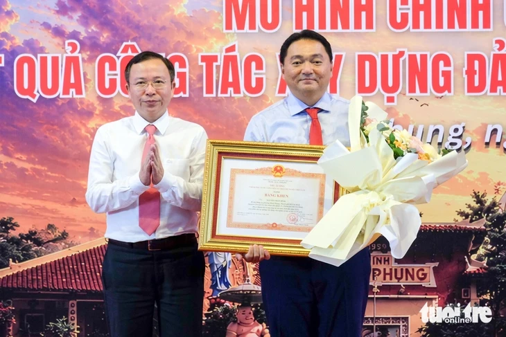 Một năm thực hiện chính quyền 2 cấp ở phường Minh Phụng: Hơn 15.000 hồ sơ, không hồ sơ nào trễ hạn Một năm thực hiện chính quyền 2 cấp ở phường Minh Phụng: Hơn 15.000 hồ sơ, không hồ sơ nào trễ hạn