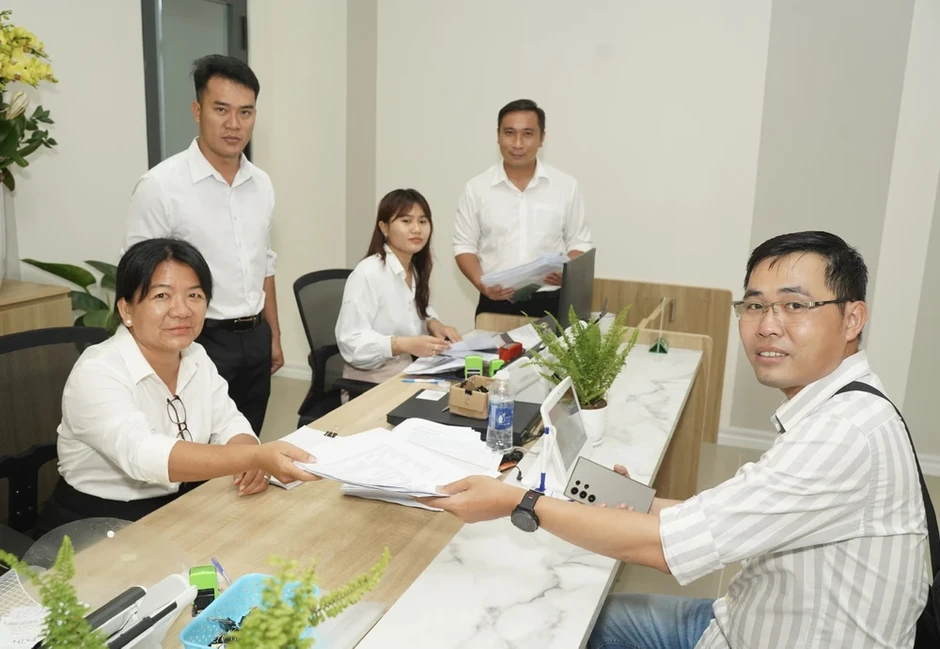 Một năm vận hành chính quyền địa phương 2 cấp: Đặt cán bộ cấp cơ sở đúng vị trí, giao quyền gắn với KPI Một năm vận hành chính quyền địa phương 2 cấp: Đặt cán bộ cấp cơ sở đúng vị trí, giao quyền gắn với KPI