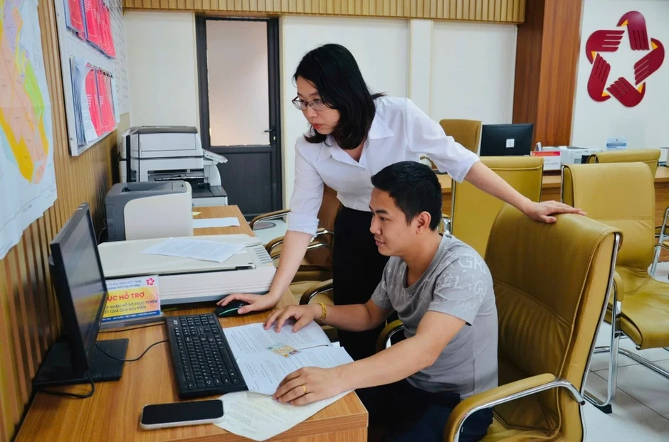 Một năm vận hành chính quyền địa phương 2 cấp: Rút ngắn thủ tục hành chính, chính quyền gần dân hơn Một năm vận hành chính quyền địa phương 2 cấp: Rút ngắn thủ tục hành chính, chính quyền gần dân hơn