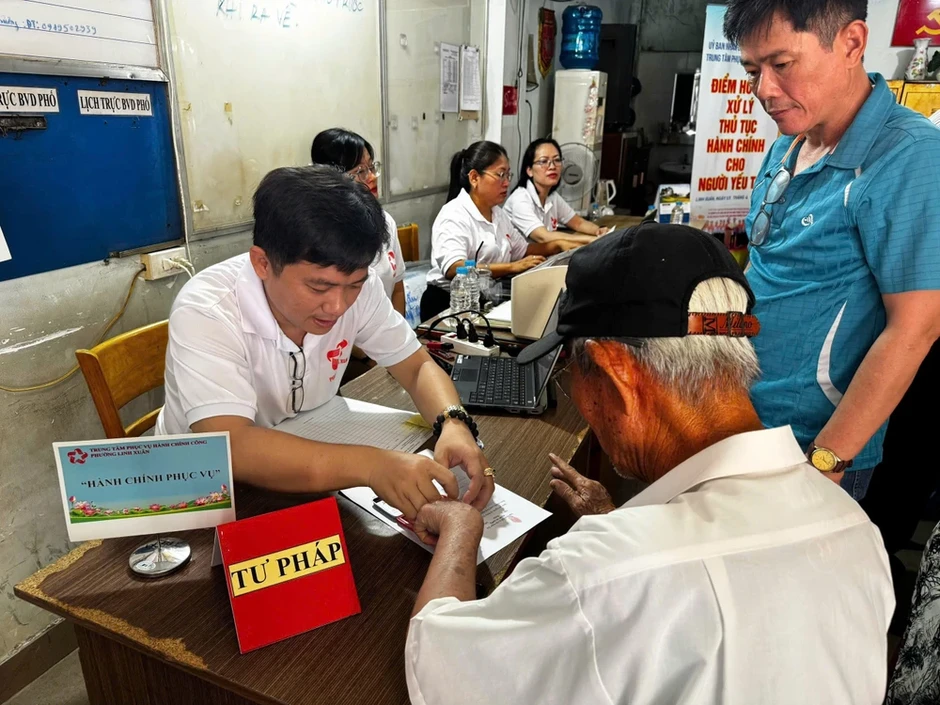 Một năm vận hành chính quyền địa phương 2 cấp: TP.HCM ứng dụng công nghệ, phục vụ người dân nhanh và tốt hơn Một năm vận hành chính quyền địa phương 2 cấp: TP.HCM ứng dụng công nghệ, phục vụ người dân nhanh và tốt hơn