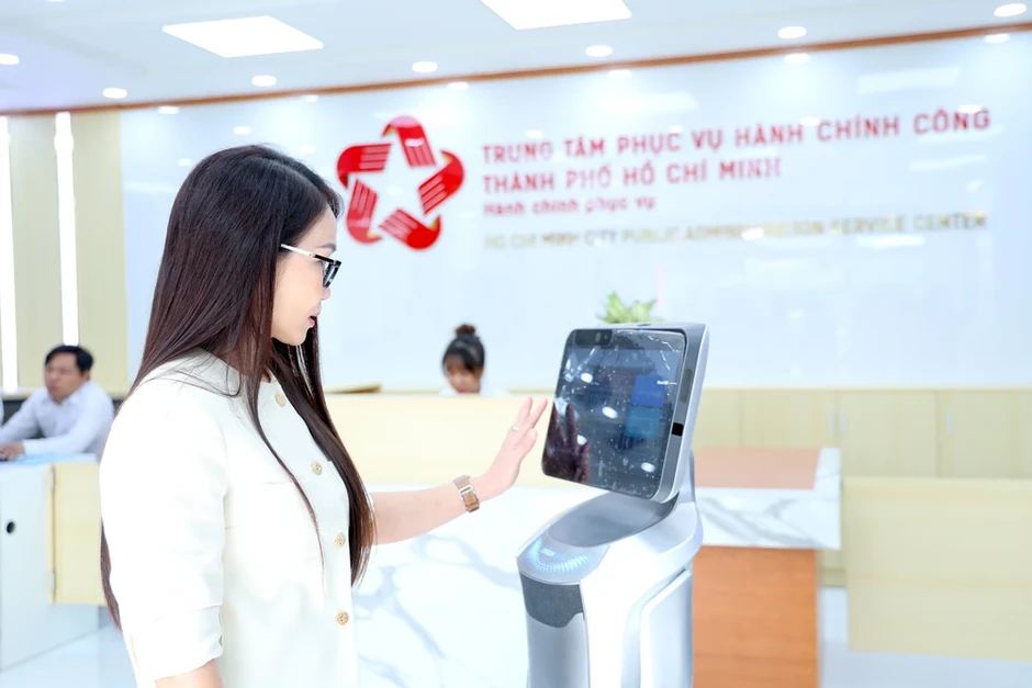Một năm vận hành chính quyền địa phương 2 cấp: TP.HCM ứng dụng công nghệ, phục vụ người dân nhanh và tốt hơn Một năm vận hành chính quyền địa phương 2 cấp: TP.HCM ứng dụng công nghệ, phục vụ người dân nhanh và tốt hơn