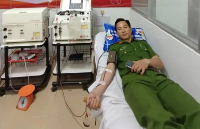 Một trưởng Công an xã vùng cao hơn 30 lần hiến máu cứu người Một trưởng Công an xã vùng cao hơn 30 lần hiến máu cứu người