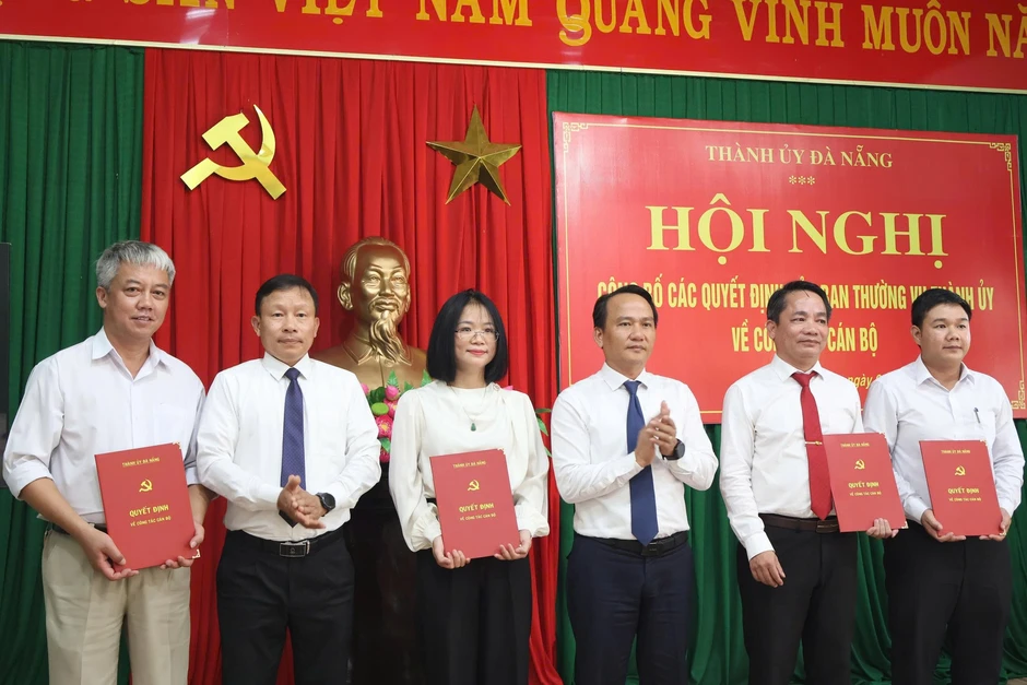 Một xã ở Đà Nẵng thay bí thư và Chủ tịch UBND cùng lúc