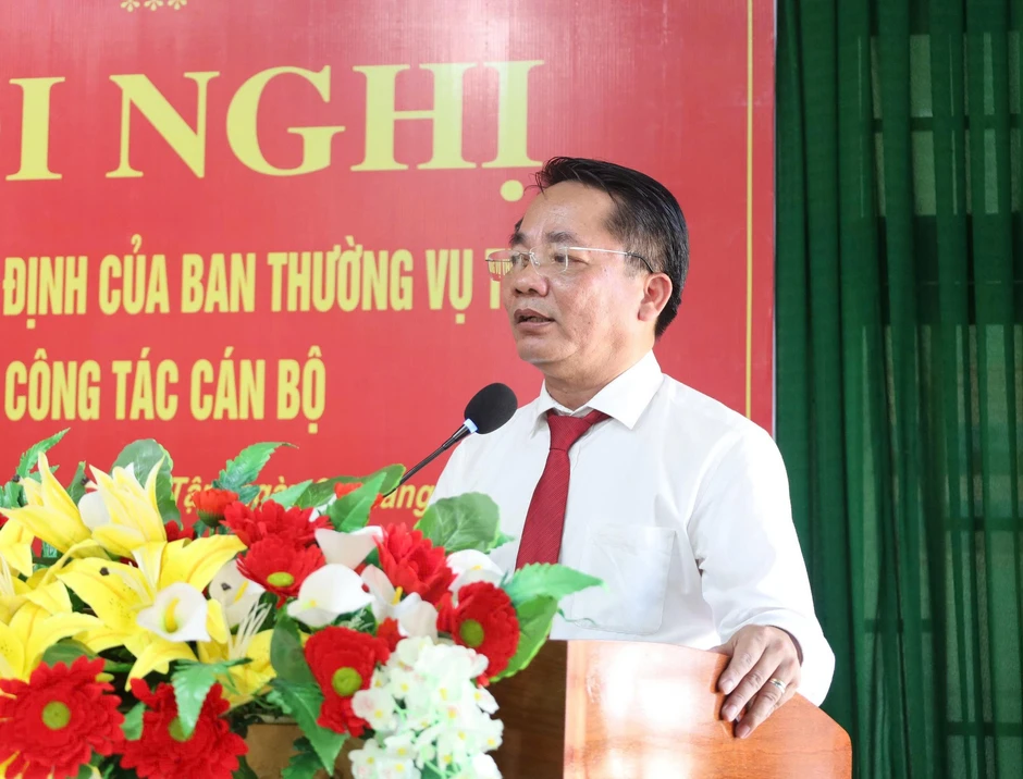 Một xã ở Đà Nẵng thay bí thư và Chủ tịch UBND cùng lúc