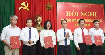 Một xã ở Đà Nẵng thay bí thư và Chủ tịch UBND cùng lúc