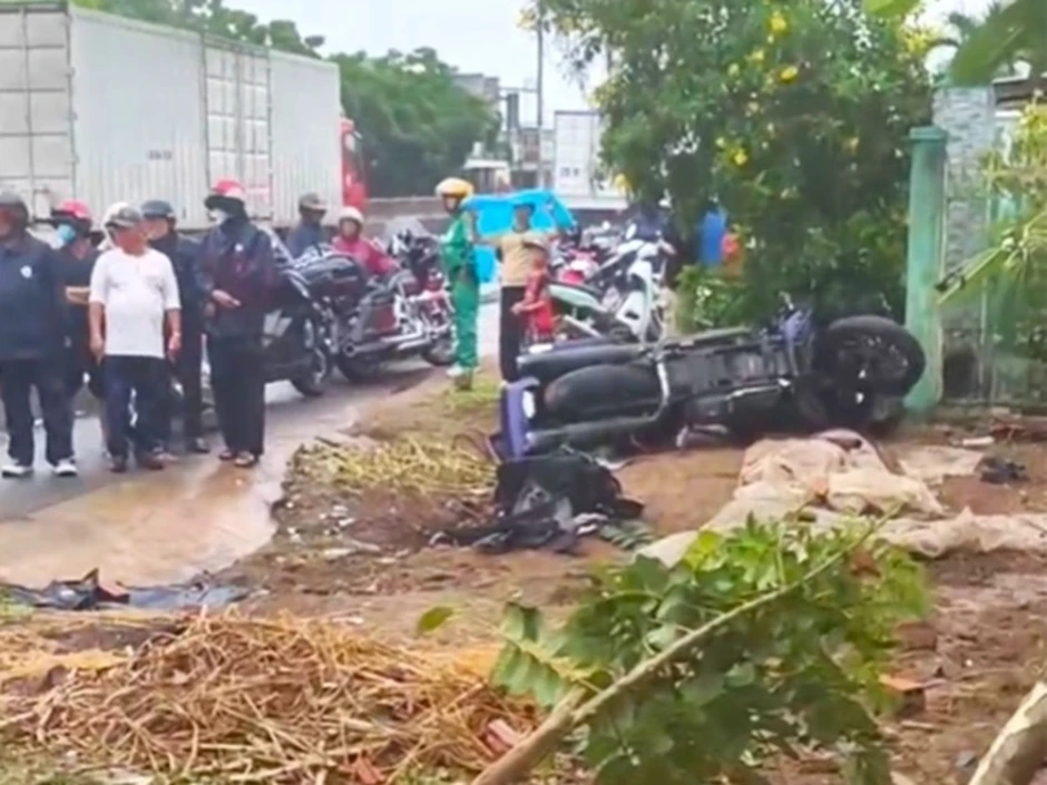 Môtô trong đoàn gặp nạn trên quốc lộ, một người chết Môtô trong đoàn gặp nạn trên quốc lộ, một người chết