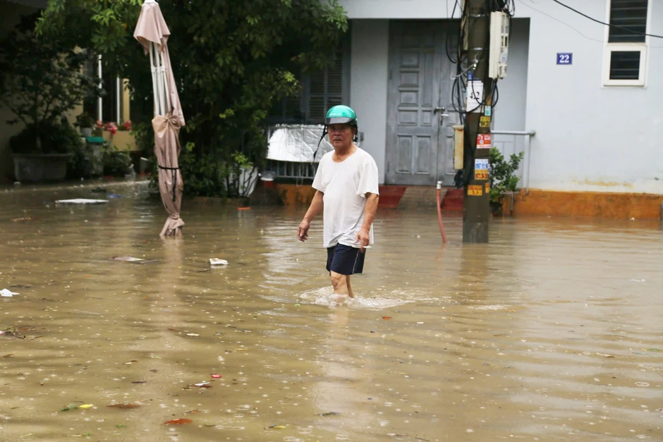 Mưa lớn gây ngập nhiều nơi ở Quảng Ninh Mưa lớn gây ngập nhiều nơi ở Quảng Ninh