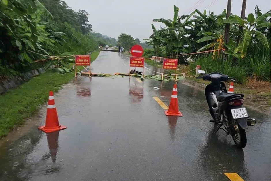 Mưa lớn gây sạt lở nghiêm trọng nhiều tuyến đường ở Lào Cai 2026 Mưa lớn gây sạt lở nghiêm trọng nhiều tuyến đường ở Lào Cai 2026