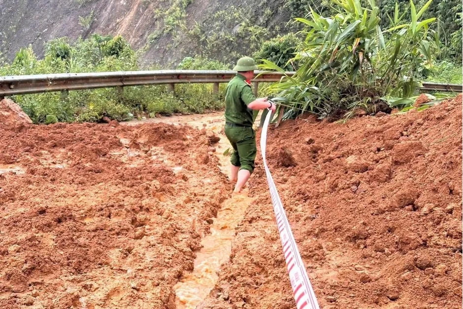 Mưa lớn gây sạt lở nghiêm trọng nhiều tuyến đường ở Lào Cai 2026 Mưa lớn gây sạt lở nghiêm trọng nhiều tuyến đường ở Lào Cai 2026