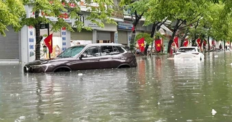 Mưa lớn liên tiếp, nhiều nơi ở Quảng Ninh ngập sâu