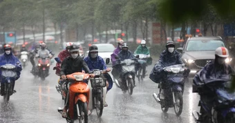 Mưa lớn Miền Bắc kéo dài nhiều ngày gây nguy cơ lũ quét và sạt lở đất