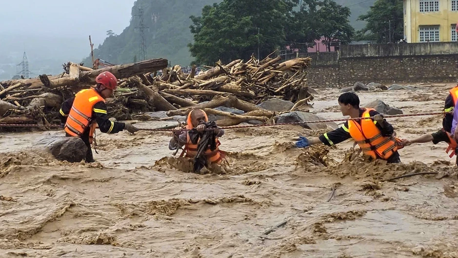 Mưa lũ khiến 7 bản với gần 4.670 người ở Lai Châu bị cô lập Mưa lũ khiến 7 bản với gần 4.670 người ở Lai Châu bị cô lập
