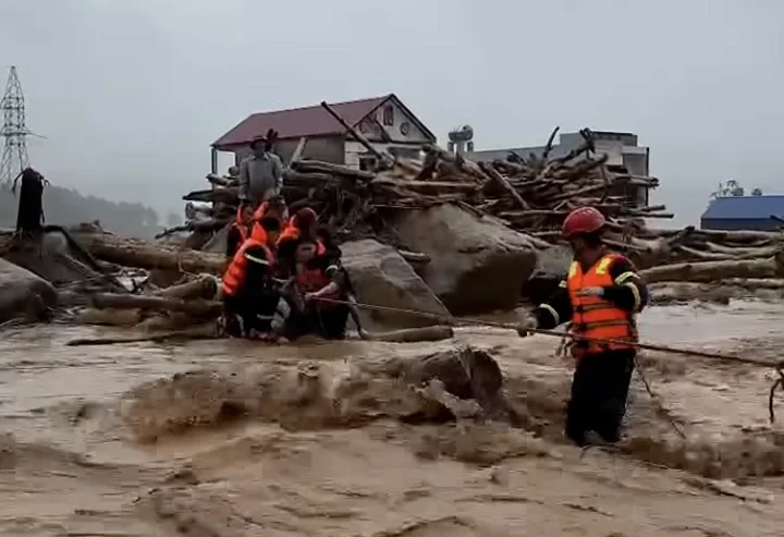 Mưa lũ ở Lai Châu: 4 người tử vong, 4 người nghi mất tích Mưa lũ ở Lai Châu: 4 người tử vong, 4 người nghi mất tích
